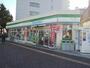 コンビニ　ファミリーマート「川崎貝塚1丁目店」（コンビニ）まで305m