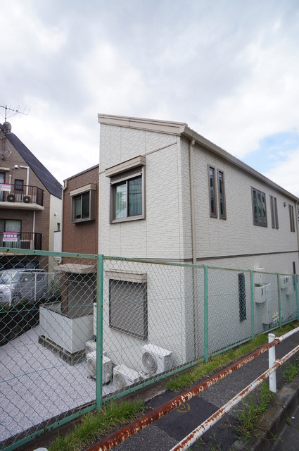 建物外観　２４時間管理なので入居中のトラブルも安心ですね☆
