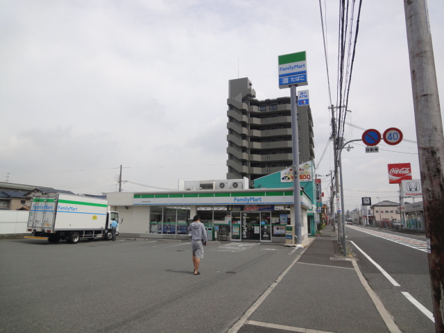 コンビニ　ファミリーマート堺百舌鳥梅北町店（コンビニ）まで390m