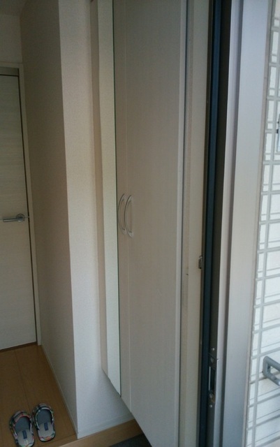 玄関　下足入