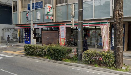 コンビニ　セブンイレブン 博多駅東店（コンビニ）まで270m