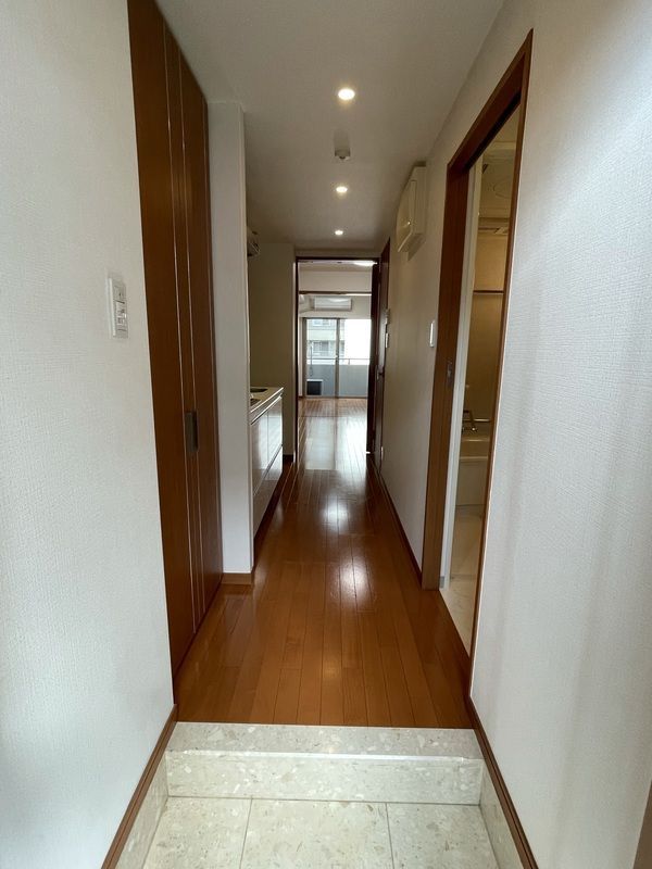 玄関　収納もある玄関です