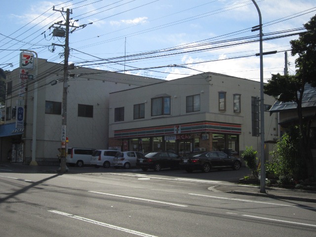 コンビニ　セブンイレブン小樽緑店（コンビニ）まで700m