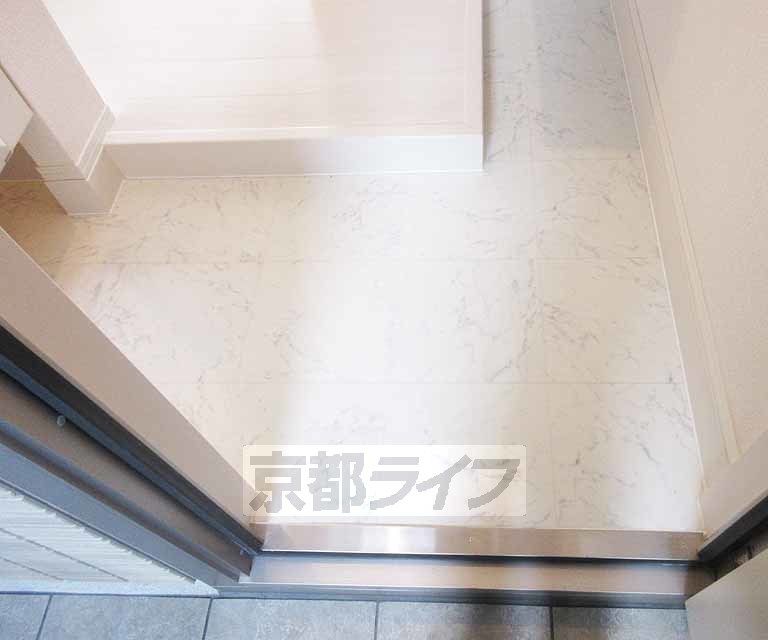 玄関　段差の少ない玄関です！