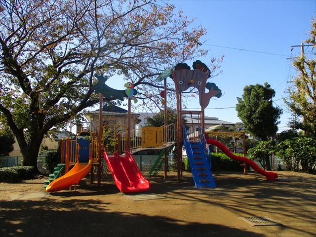 その他　六会駅前公園（その他）まで168m