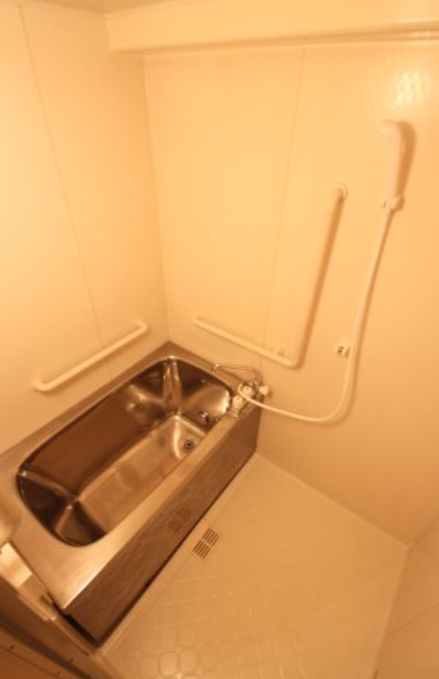 バス・シャワールーム　※同建物内の別部屋参考写真です