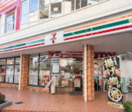 コンビニ　セブンイレブン江東枝川2丁目店（コンビニ）まで381m