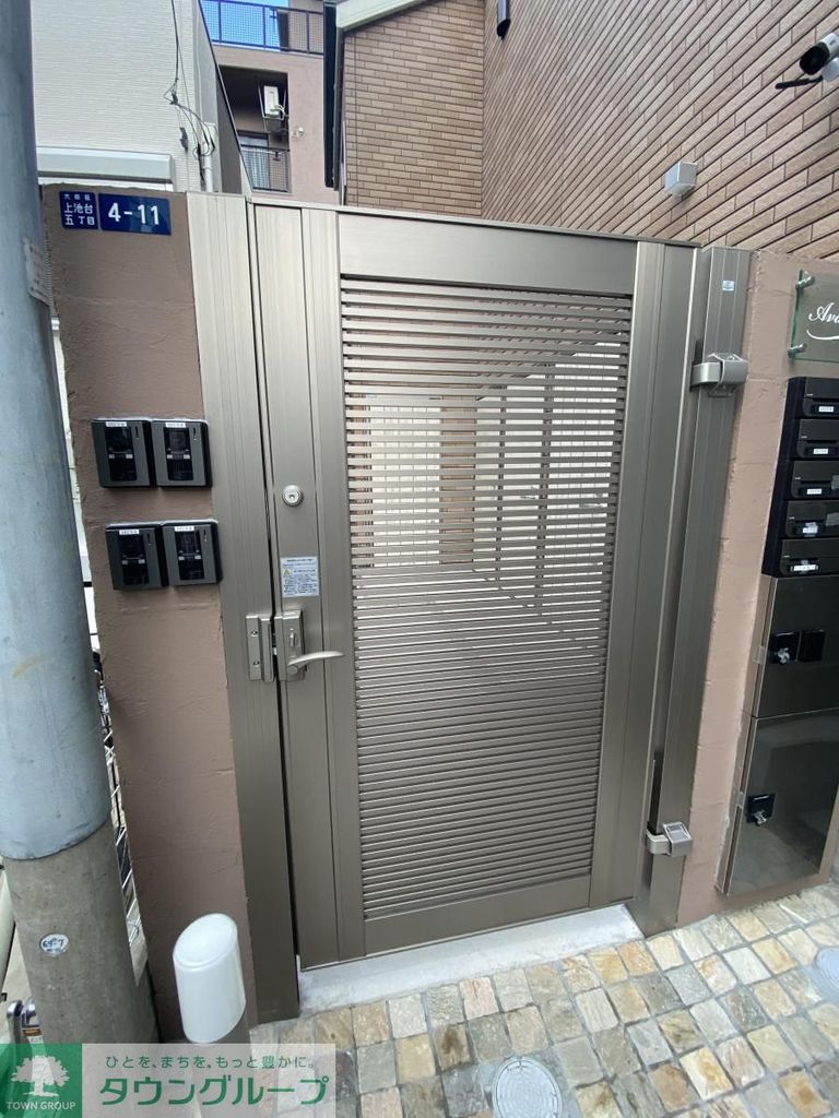 エントランス　エントランス