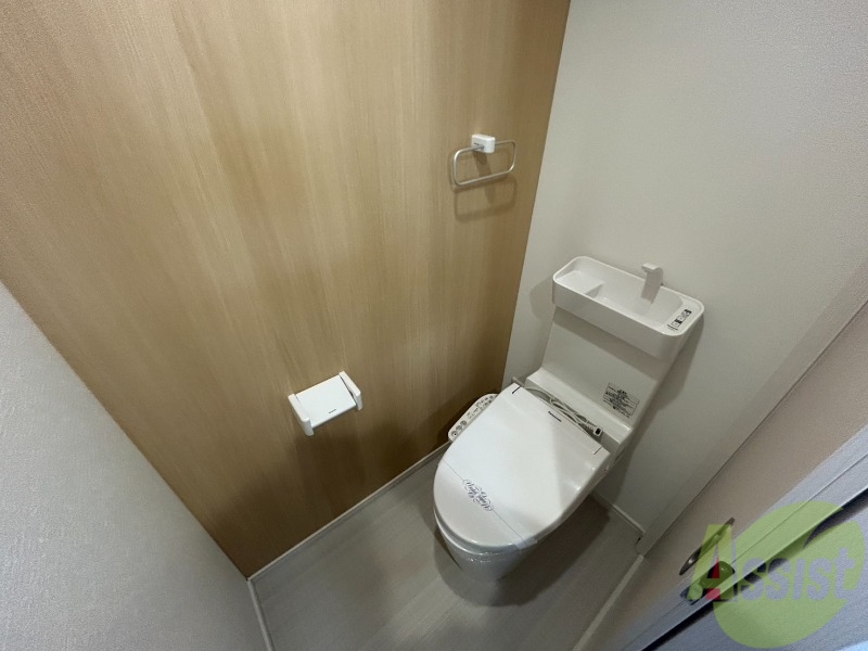 トイレ　トイレはウォシュレット機能付きです。安心して使用できますね。