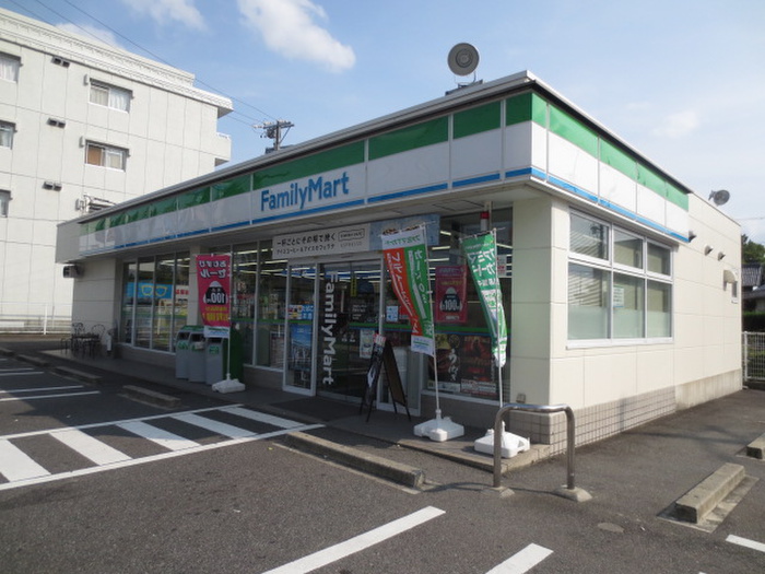 コンビニ　ファミリーマート名東牧の里店（コンビニ）まで680m