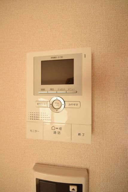 セキュリティ　来訪者はモニターでチェック
