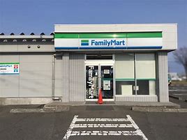コンビニ　ファミリーマート仙台三百人町店（コンビニ）まで361m