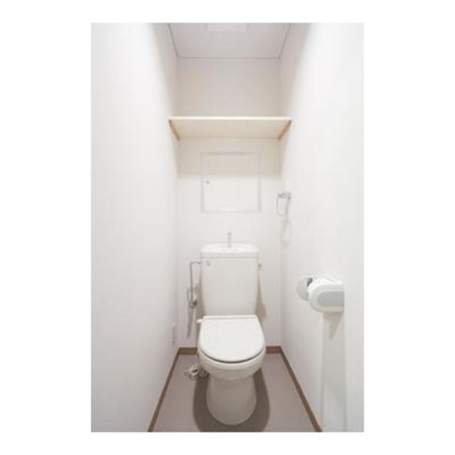 トイレ　※写真は同タイプ住戸です。