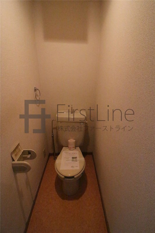 トイレ　別号室の写真です