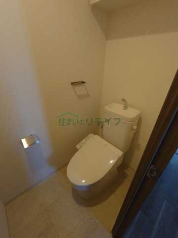 トイレ　別部屋同タイプ部屋の参考写真となります。