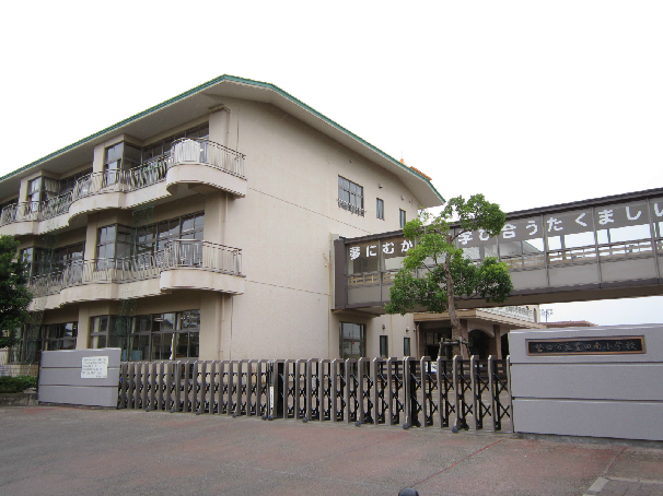 小学校　磐田市立豊田南小学校（小学校）まで210m