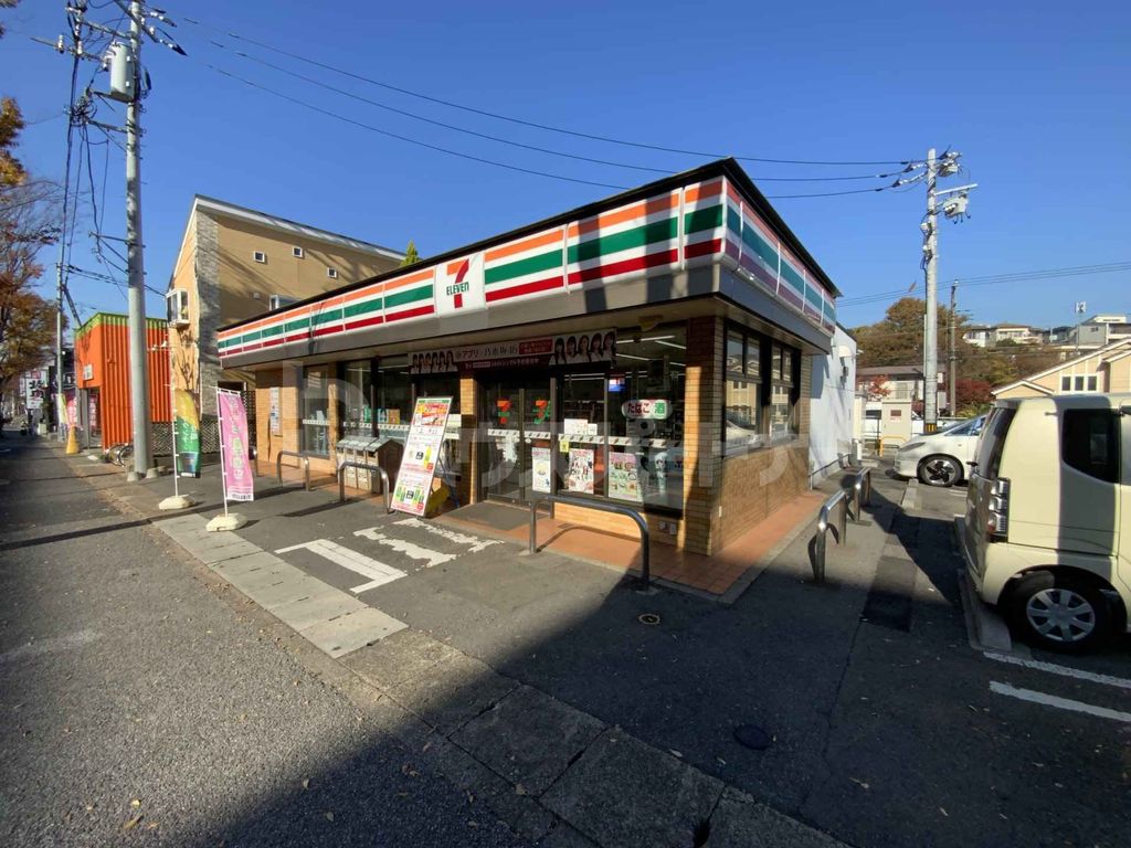 コンビニ　セブンイレブン松戸八ヶ崎店（コンビニ）まで1750m