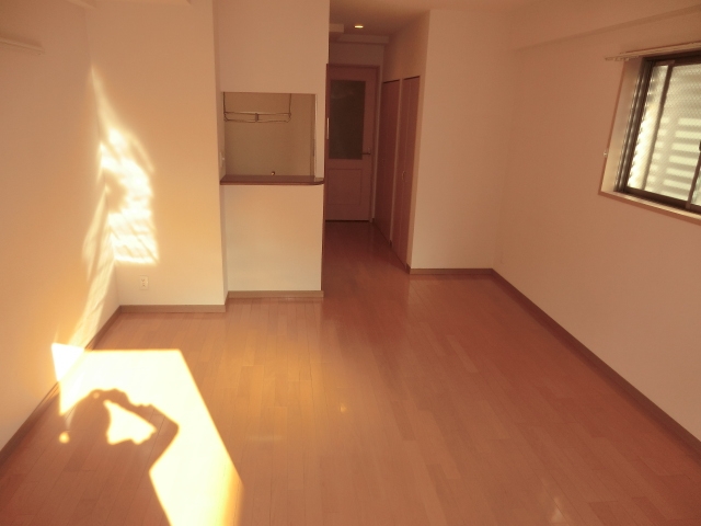 居室・リビング　角部屋住戸で過ごしやすく、おすすめです。