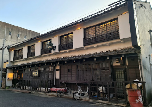 飲食店　八雲（飲食店）まで136m