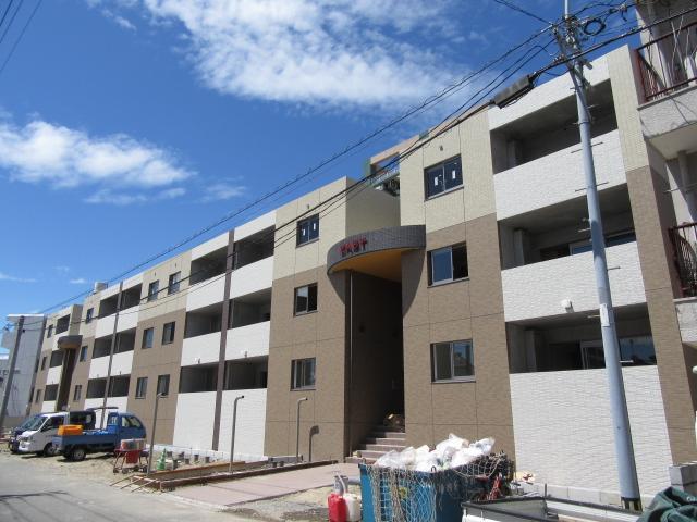 建物外観　建築中