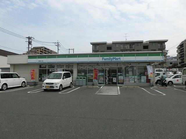 コンビニ　ファミリーマート小倉朝日ヶ丘店（コンビニ）まで200m