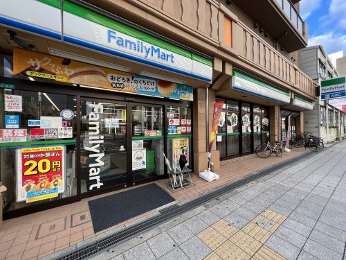コンビニ　ファミリーマート小浦桜川一丁目店（コンビニ）まで396m