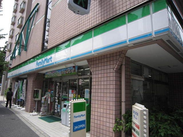 コンビニ　ファミリーマート（コンビニ）まで290m