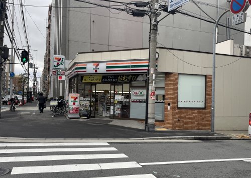 コンビニ　セブンイレブン 大阪上本町2丁目店（コンビニ）まで301m