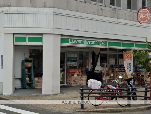 コンビニ　ローソンストア１００（コンビニ）まで358m