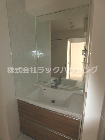 洗面設備　同仕様写真となります。