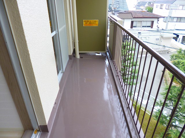 バルコニー　洗濯機置場