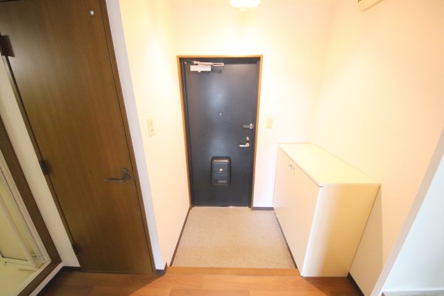 杉ヶ中町ビルの玄関写真