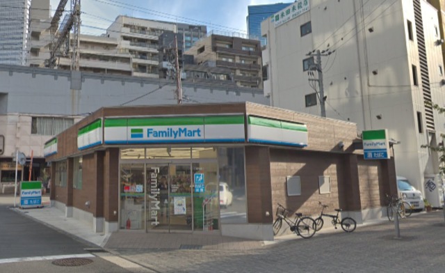コンビニ　ファミリーマート京橋駅西店（コンビニ）まで211m