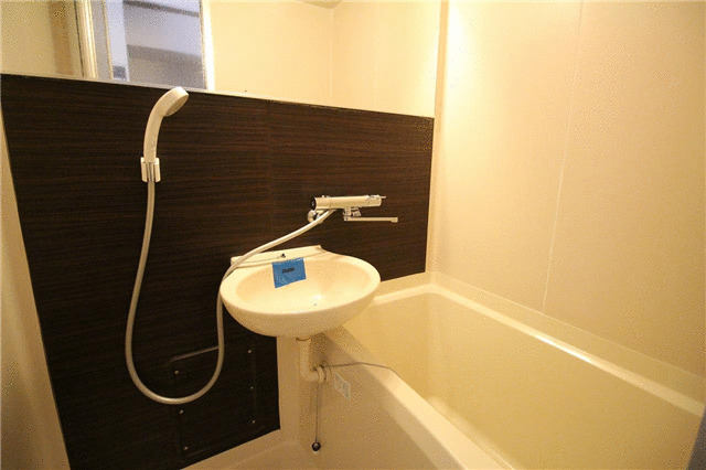 バス・シャワールーム　お風呂です