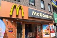 飲食店　マクドナルド 御影カナート店（飲食店）まで345m