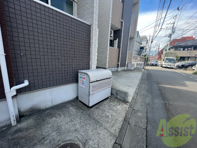 駐車場　ゴミ置き場その他