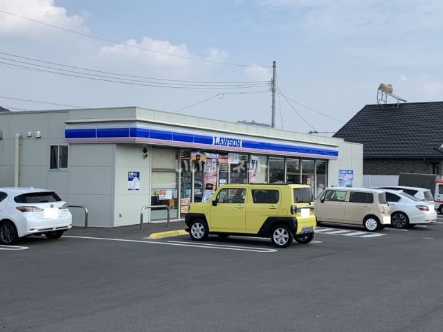コンビニ　ローソン 三木町氷上店（コンビニ）まで1547m
