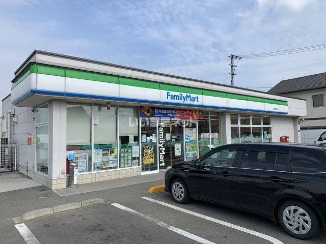 コンビニ　ファミリーマート 三木町氷上店（コンビニ）まで2517m