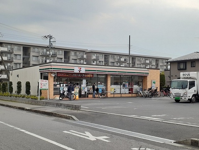 コンビニ　セブン　さいたま八王子5丁目店（コンビニ）まで800m