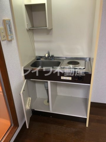 キッチン　コンパクトなキッチンで掃除もラクラク