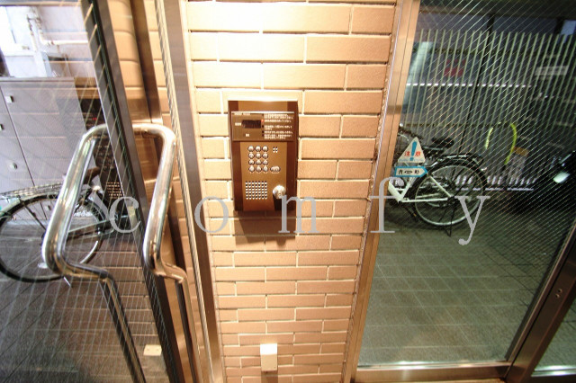 エントランス　オートロック付き