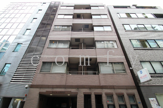 建物外観　２００１年９月築