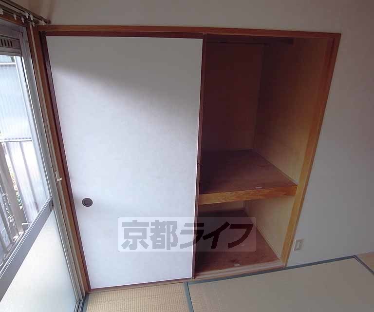 収納　２０１号室の写真です。