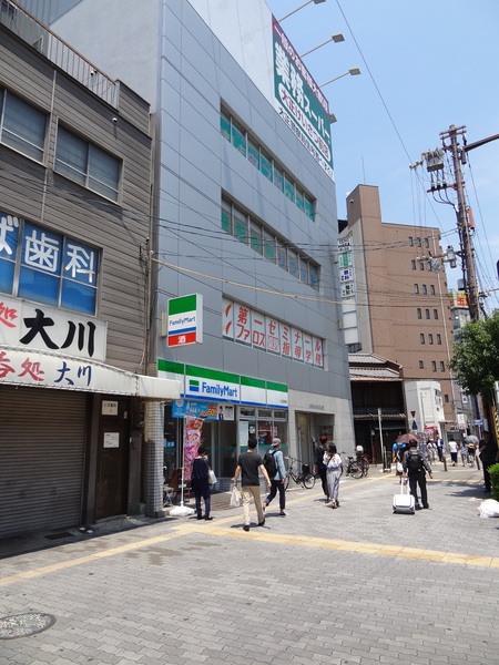 コンビニ　ファミリーマート大正駅前店（コンビニ）まで98m
