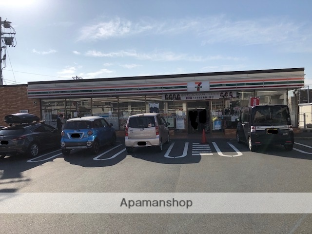 コンビニ　セブンイレブン（コンビニ）まで549m