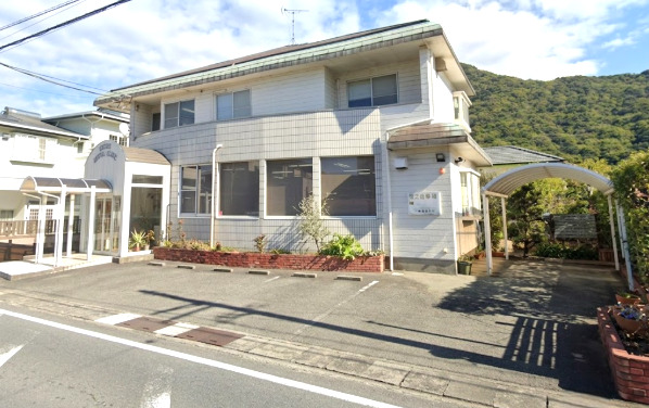 病院　鈴木歯科クリニック（病院）まで428m