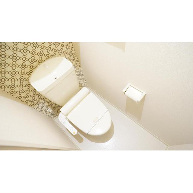 トイレ　温水洗浄便座