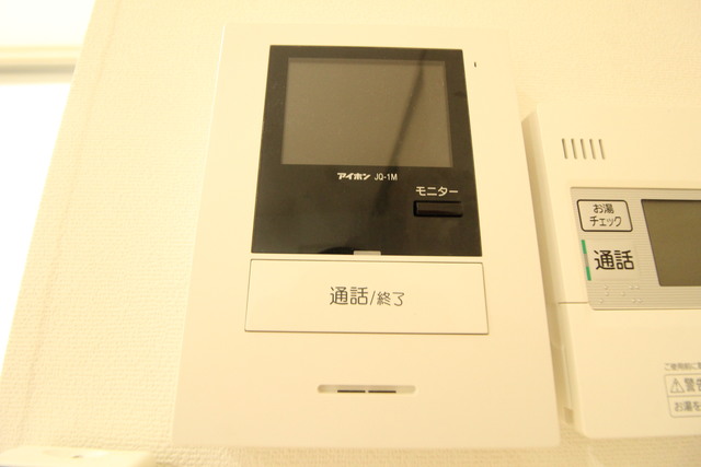 セキュリティ　モニター付きインターホン