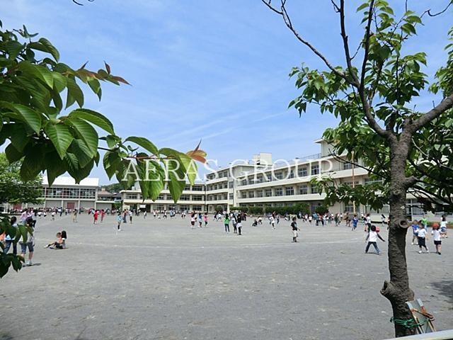 小学校　鎌倉市立第一小学校（小学校）まで688m