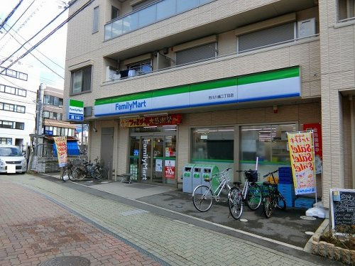 コンビニ　ファミリーマート 市川八幡二丁目店（コンビニ）まで90m
